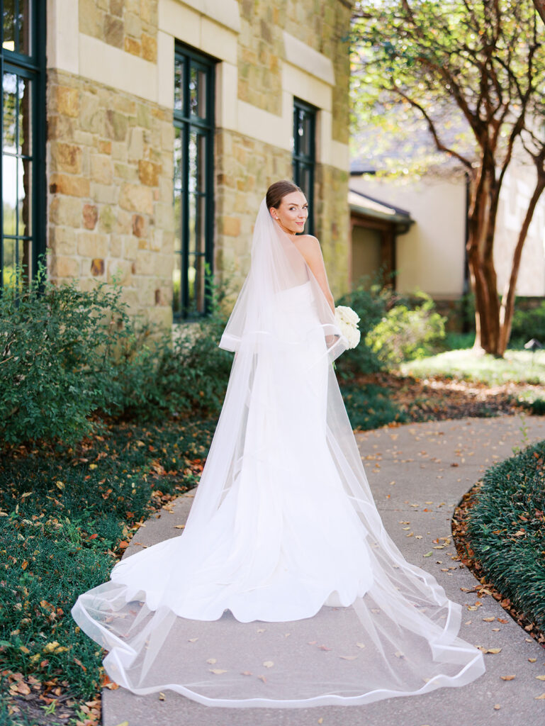Romantic wedding portraits at country club in Tyler, Texas