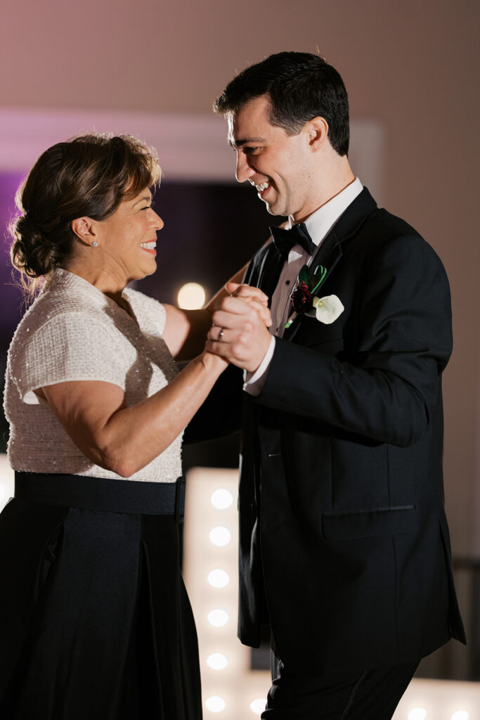 Austin wedding captured on 35mm film by @kapplephotography