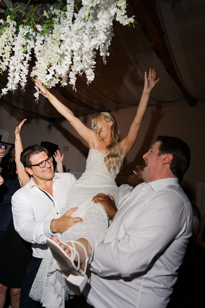 Austin wedding captured on 35mm film by @kapplephotography