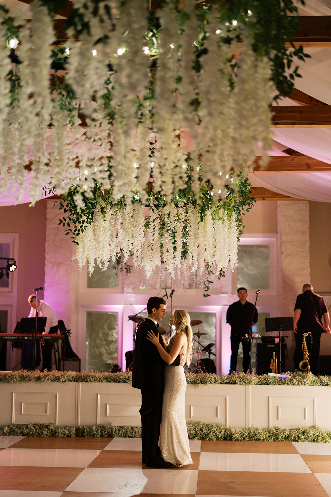 Austin wedding captured on 35mm film by @kapplephotography