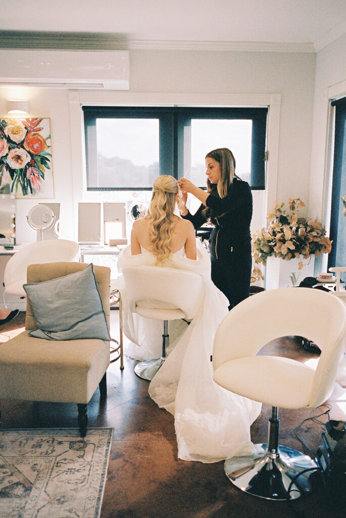 bride and bridesmaids getting ready for wedding at Vintage Villas