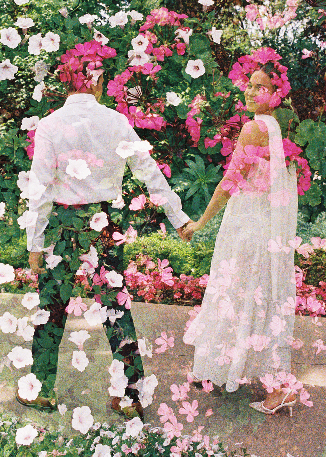 Dallas Arboretum film engagement photos with spring flowers and golden sunshine