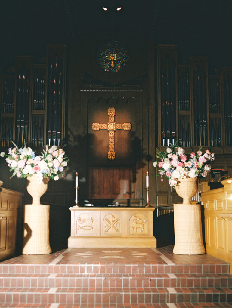 Joyful Fort Worth Zoo wedding with colorful flowers and glowing light