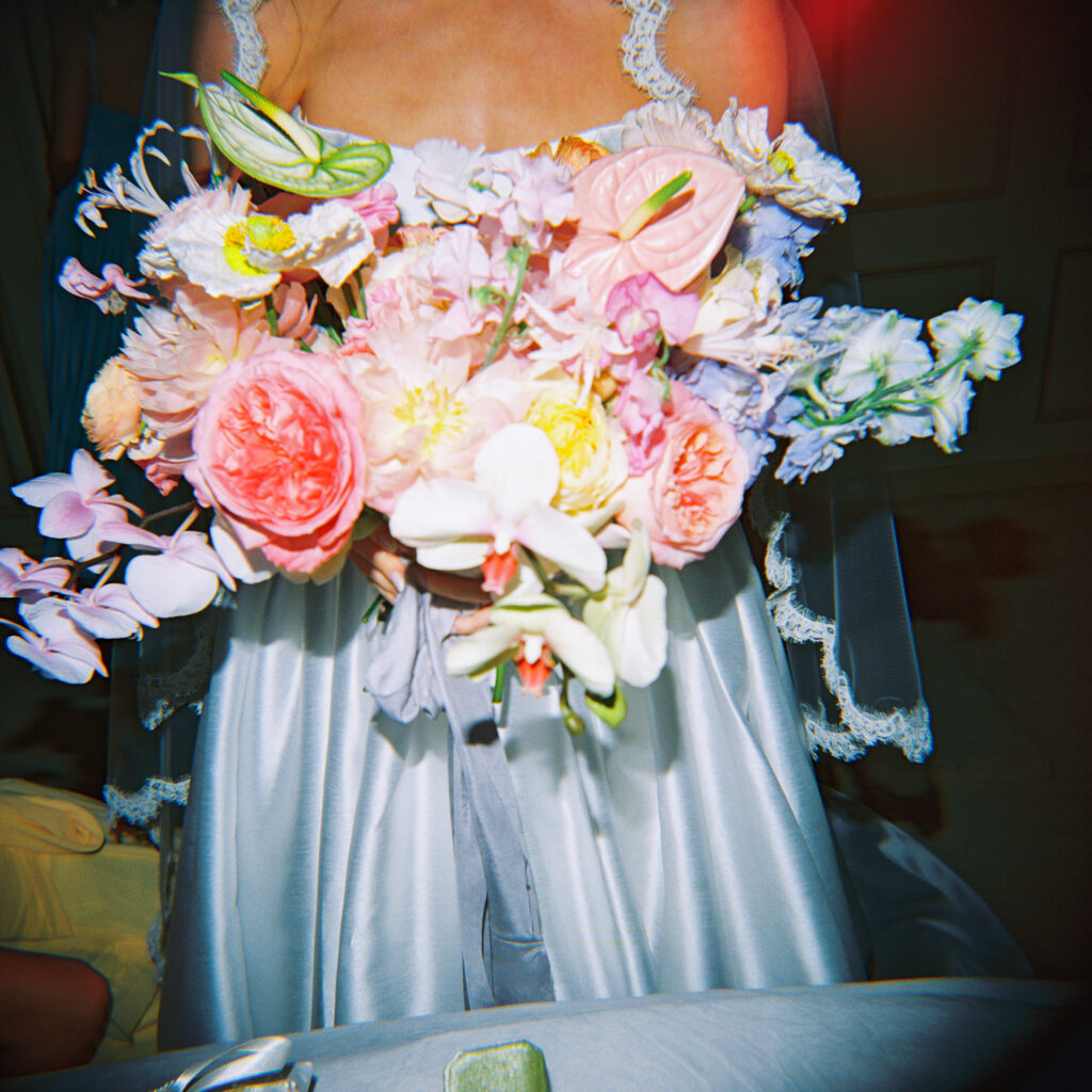 Elegant outdoor wedding portraits at the Fort Worth Zoo